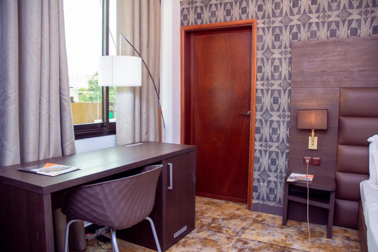 New Heaven Hotel Яунде Экстерьер фото