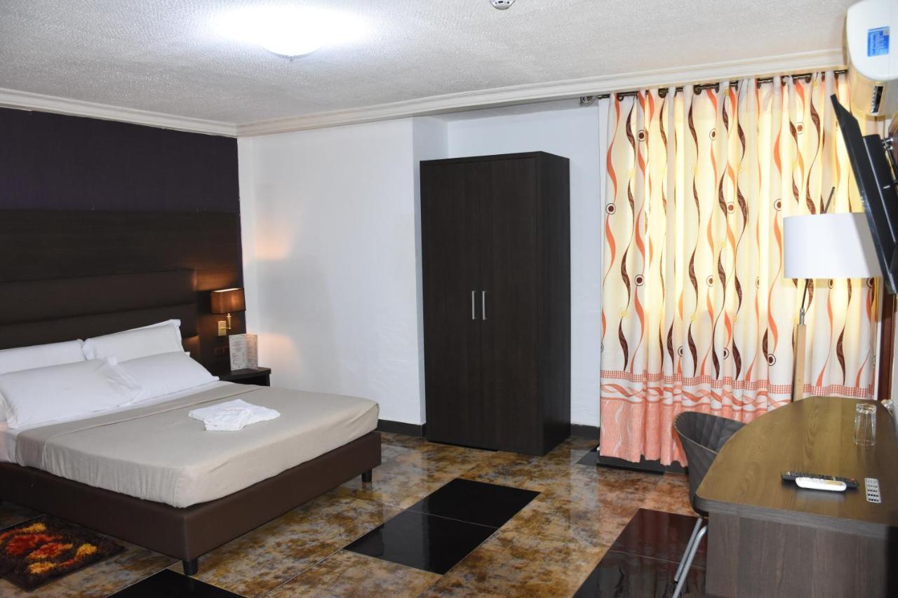 New Heaven Hotel Яунде Экстерьер фото