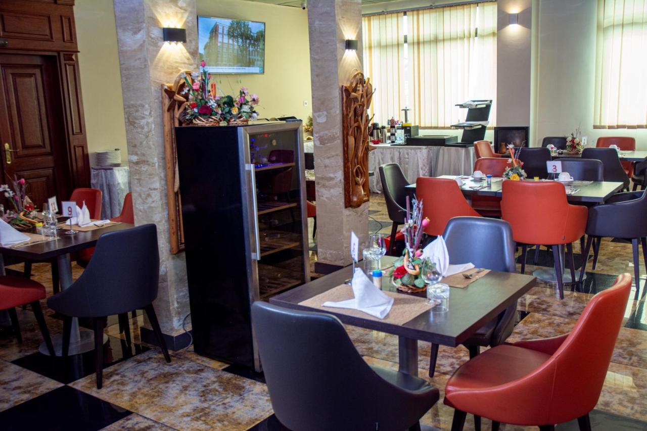 New Heaven Hotel Яунде Экстерьер фото