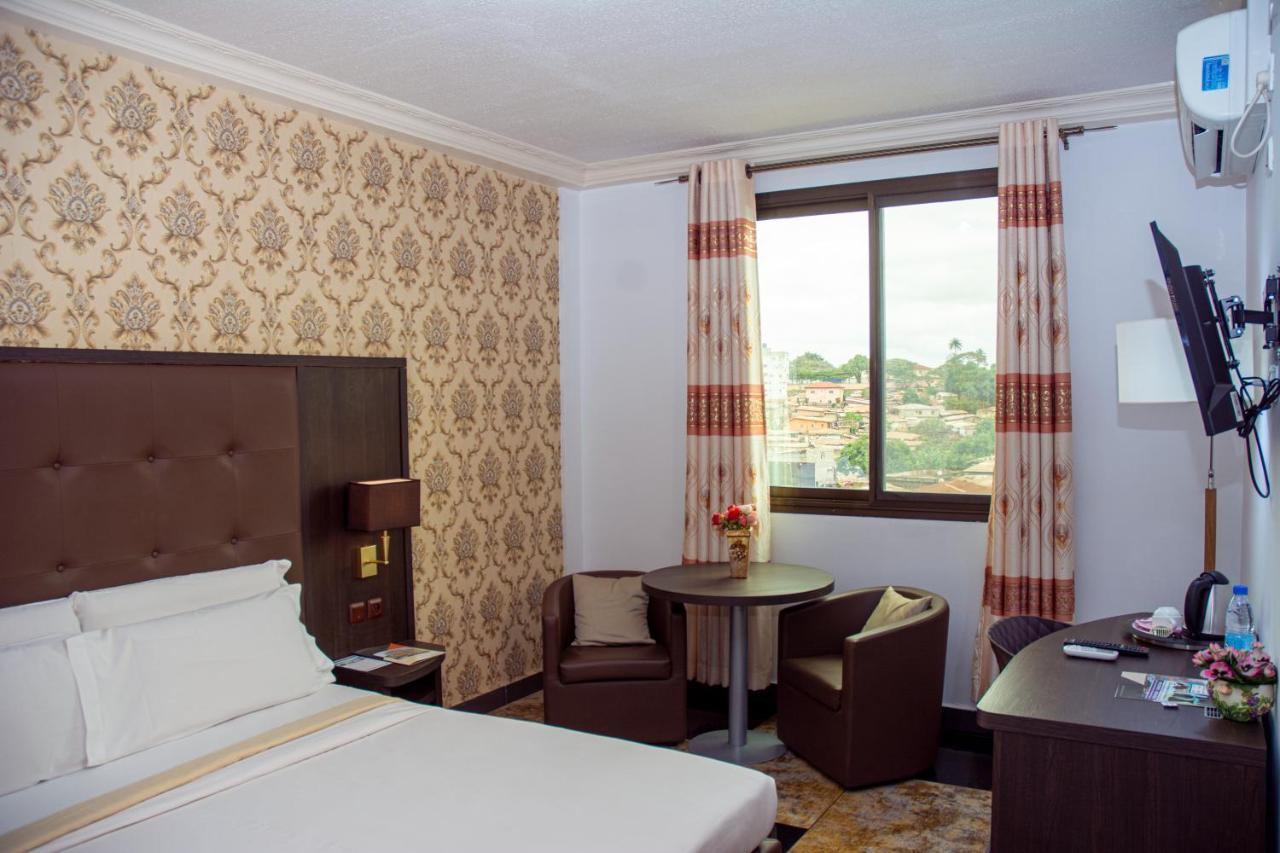 New Heaven Hotel Яунде Экстерьер фото