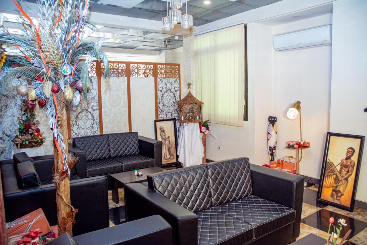 New Heaven Hotel Яунде Экстерьер фото